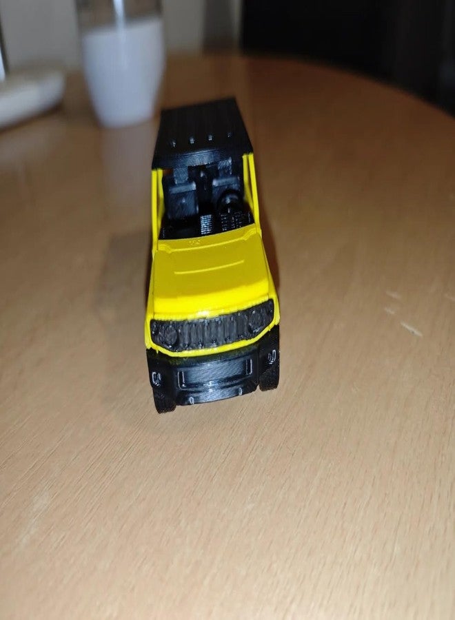 Beoals Die-Cast Off-Road SUV Model Car, Yellow and Black, 1:32 Scale - Image 3